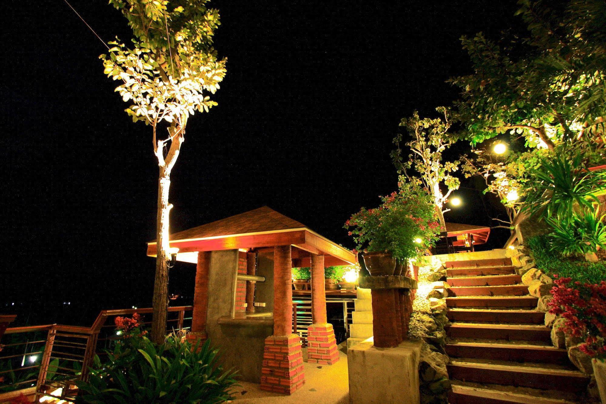 Oyo 626 The Chalet Phuket Resort Panwa Beach Exterior foto